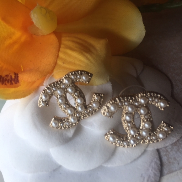 Chanel Authentic Pearl - Picture 5 of 7